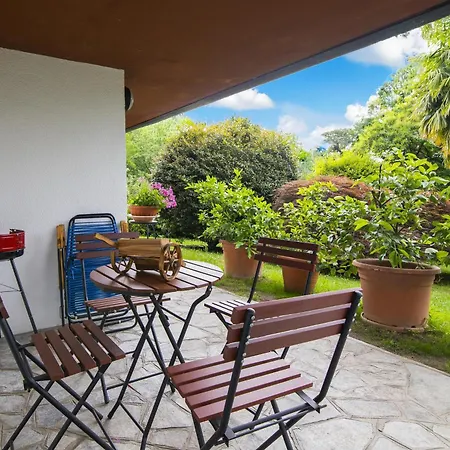Apartman La Verbanina Private Garden - Happy