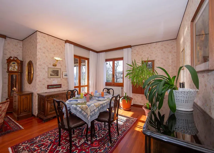 Apartamento La Verbanina Private Garden - Happy *